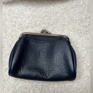Buxton Kiss Lock Wallet